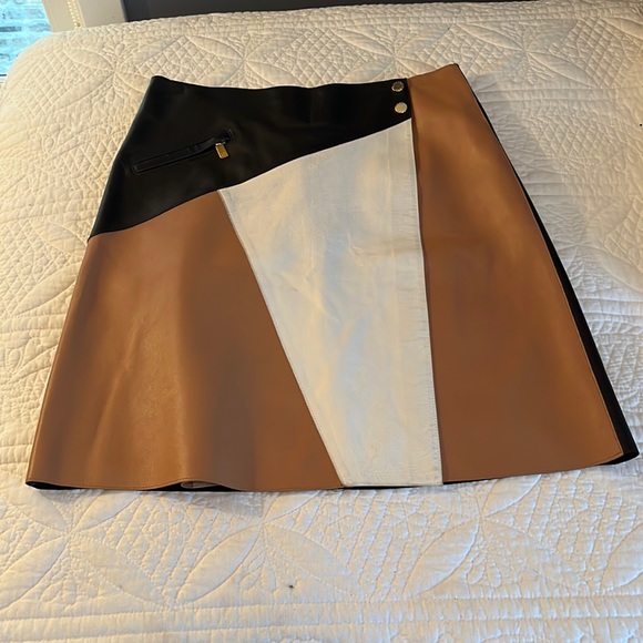 Michale Kors leather skirt. Made in Italy. - Picture 1 of 7